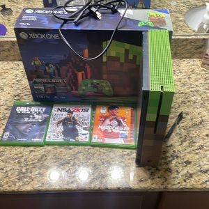 Xbox one s limited edition Minecraft